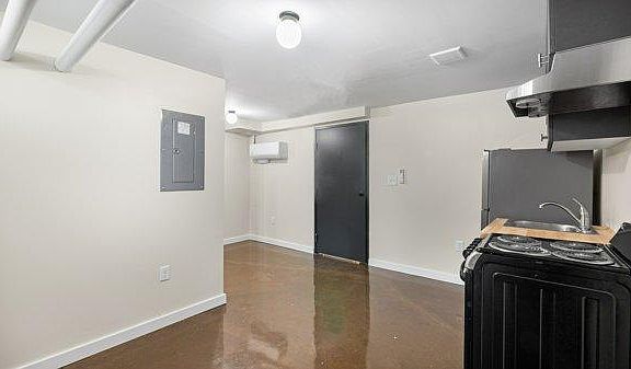 4th image of 2055 Vinewood St #26