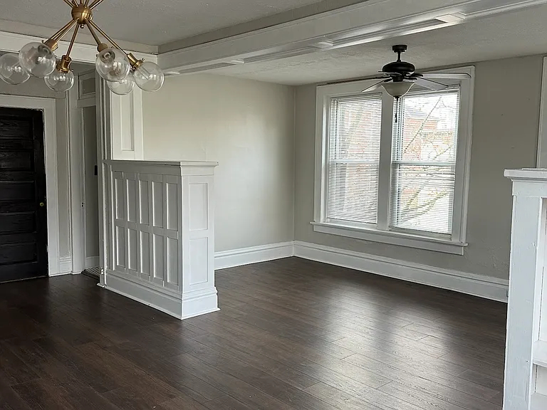 362 W 1st Ave #B — Photo 2