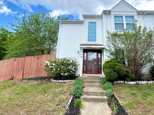 6101 Hoskins Hollow Cir #B, Centreville, VA 20121
