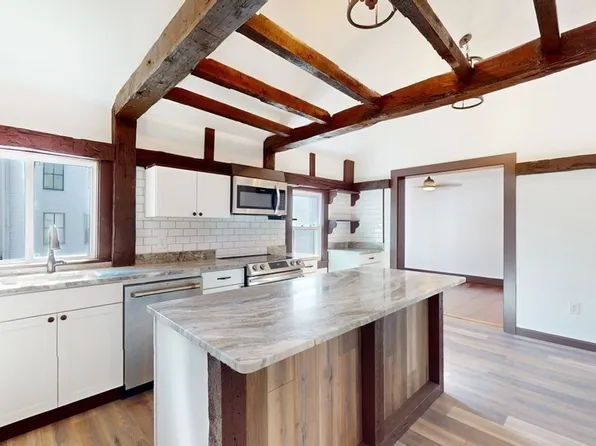 34 E Main St #1, Georgetown, MA 01833