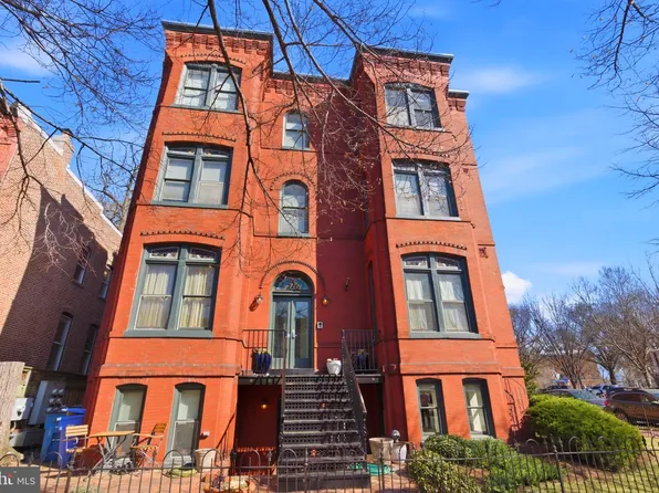 226 5th St SE APT 102, Washington, DC 20003