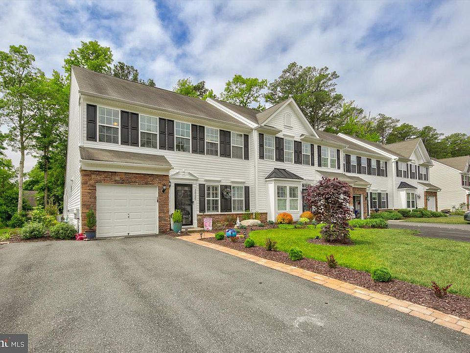 1st image of 36325 Ridgeshore Ln