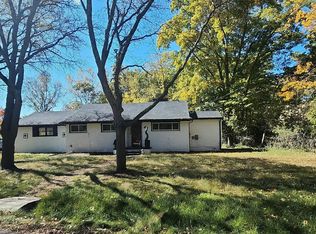 29755 Woodland Dr, Southfield, MI