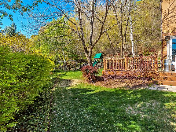 5th image of 7961 S Royal Ln