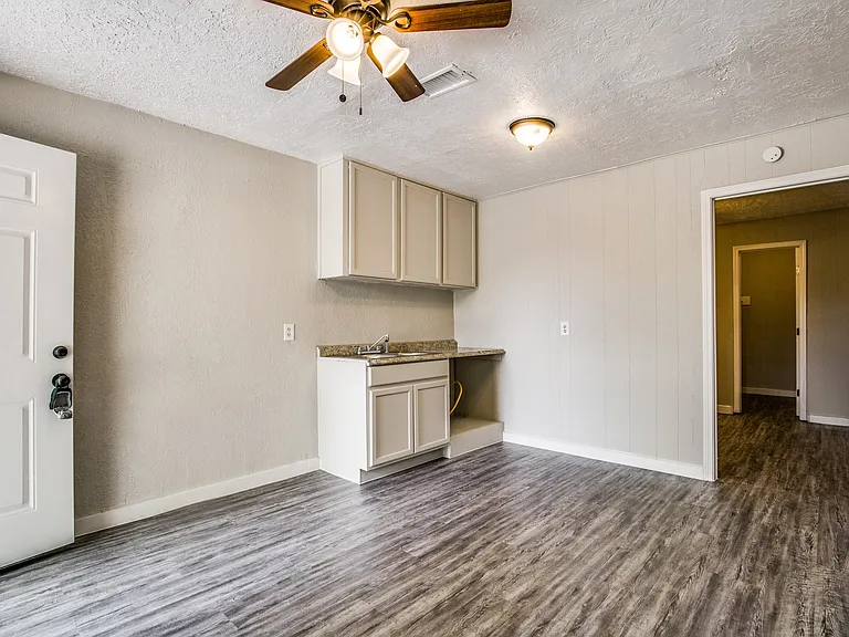 4820 Oak Ave — Photo 3