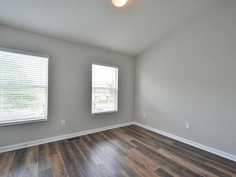 4490 SW 49th Ave — Photo 9