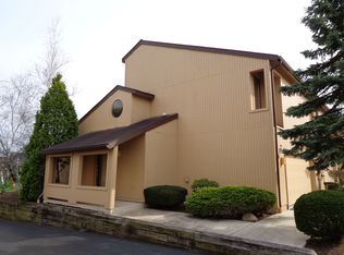 1412 Loop Rd, Kent, OH 44240