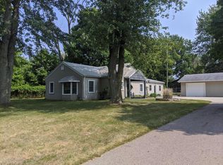 4111 Aurelius Rd, Lansing, MI 48910