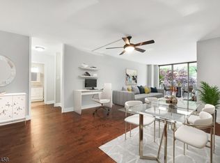 530 Valley Rd APT C002X, Montclair, NJ 07043