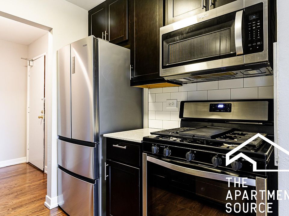 1st image of 526 W Oakdale Ave #1001