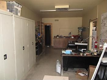4th image of 2807 W Magnolia Blvd