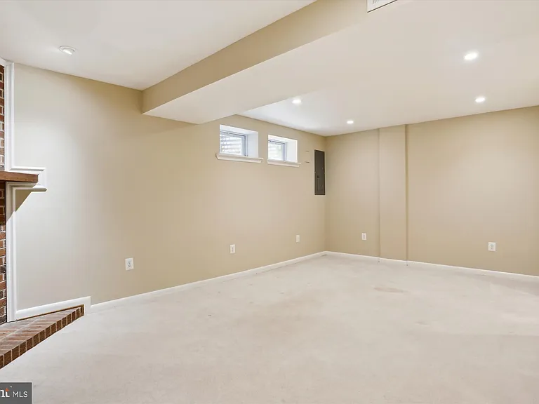 1804 Golf View Ct — Photo 18
