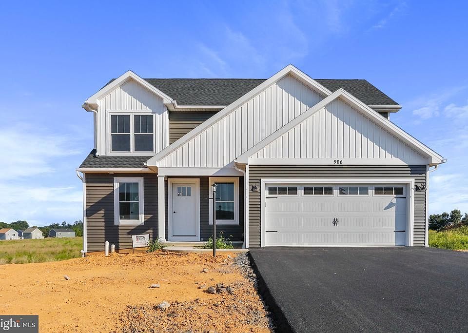 1st image of 906 Southwood Dr