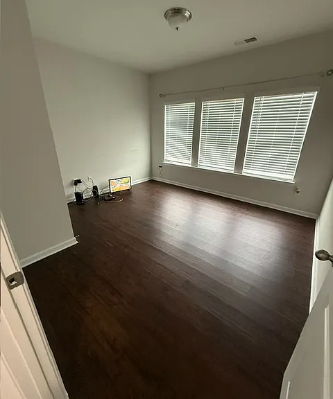 2705 Spring Valley Dr — Photo 6
