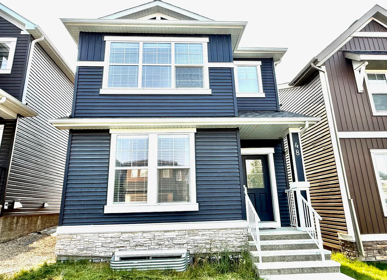 48 Ambleside Crescent NW — Photo 1