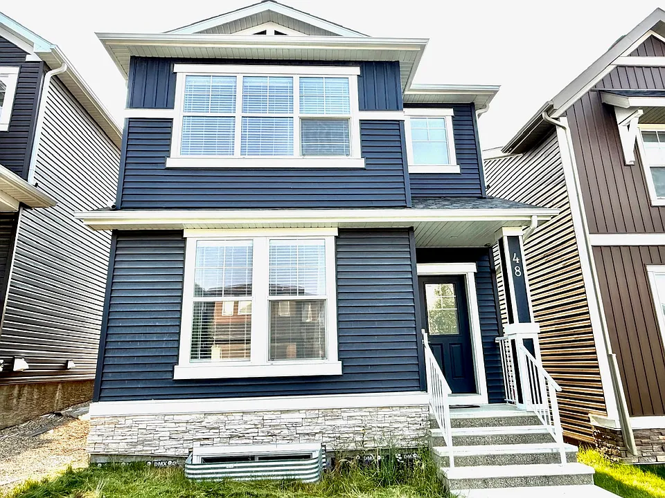 48 Ambleside Cres NW #1