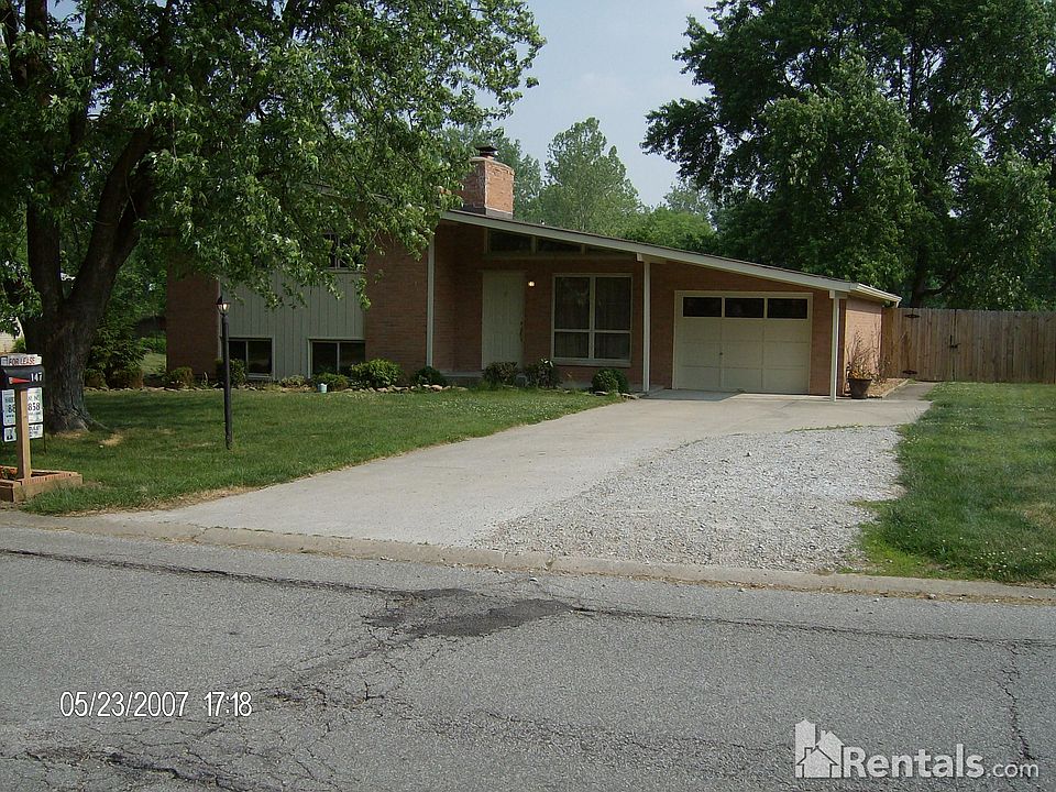 2nd image of 147 E Hill Valley Dr