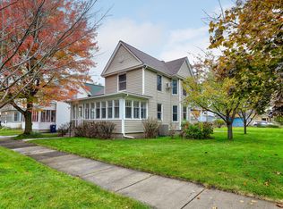 237 W 11th St, Holland, MI