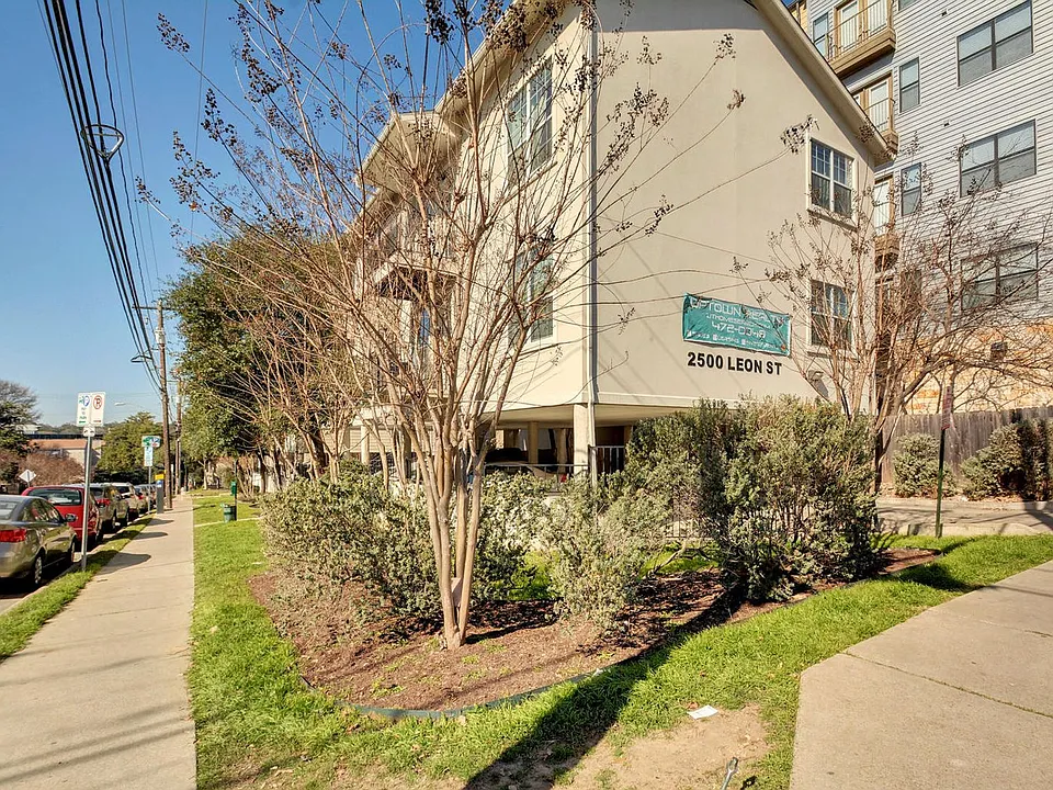 2500 Leon St