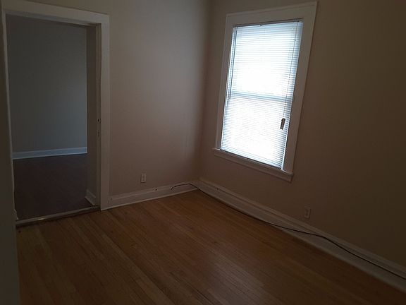 5th image of 7418 S Kingston Ave #1