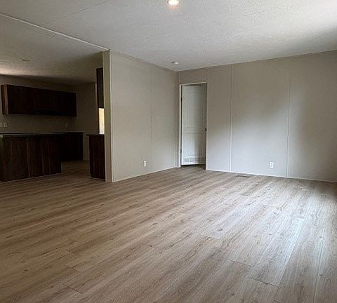 4th image of 599 New Hope Rd