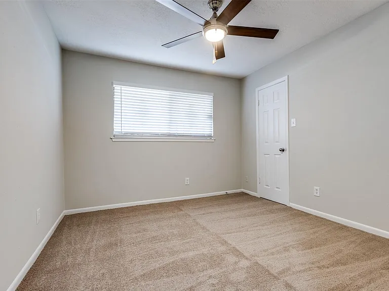 5426 Fairgreen Ln — Photo 22