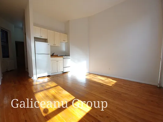 Rented by Lexington Real Estate Group | media 11