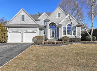 35 Riverside Dr, Barrington, RI 02806