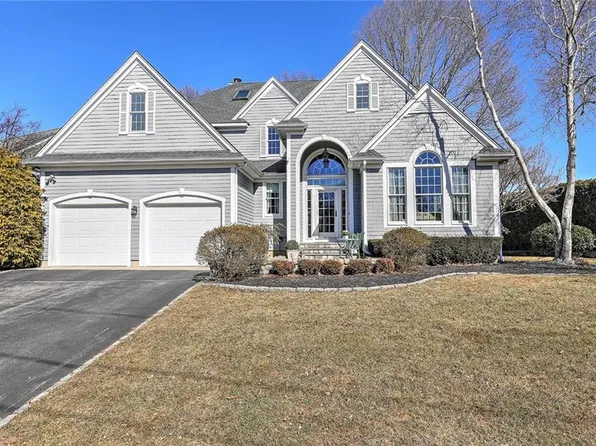 35 Riverside Dr, Barrington, RI 02806