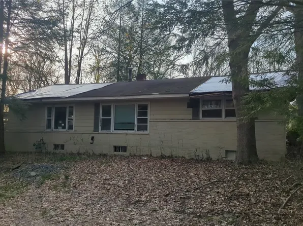 315 Loma Dr, Akron, OH 44319