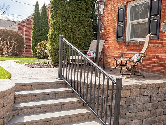 4th image of 25 Meadowbrook Ave