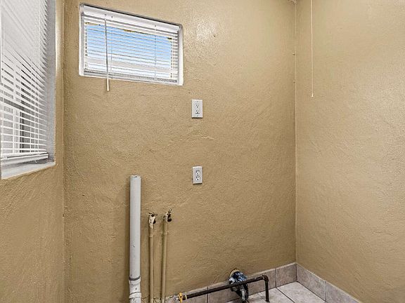 4th image of 503 Verne St #1
