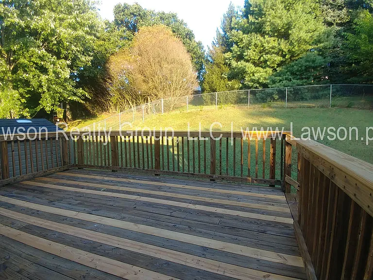 5405 Starkey Rd — Photo 2