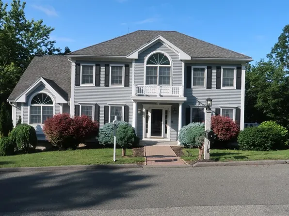 2 Felmont Ave, Saugus, MA 01906