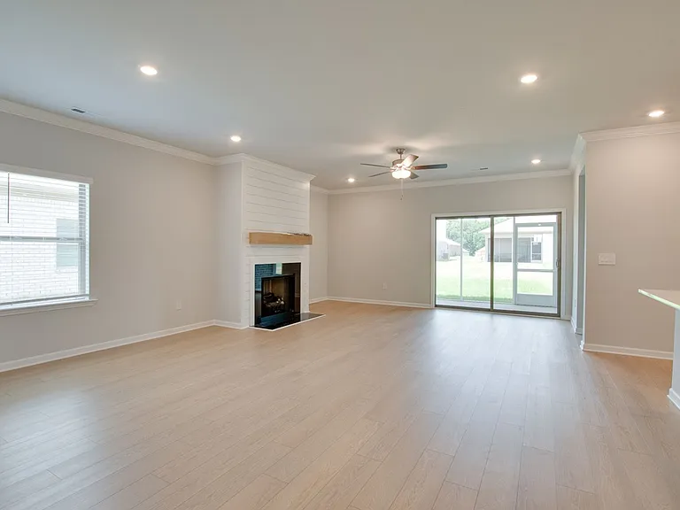 115 Clift Creek Dr — Photo 3