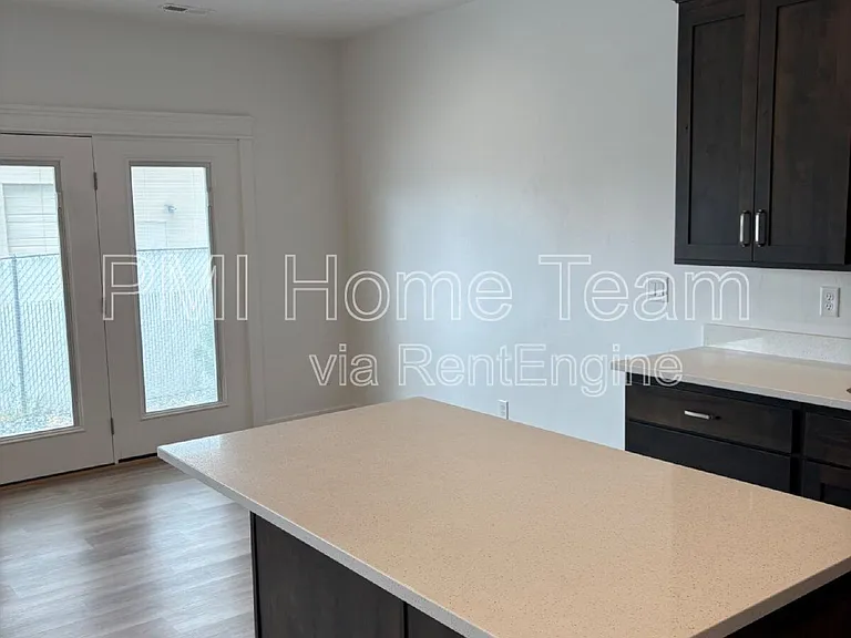 618 W Cozy Ln — Photo 27