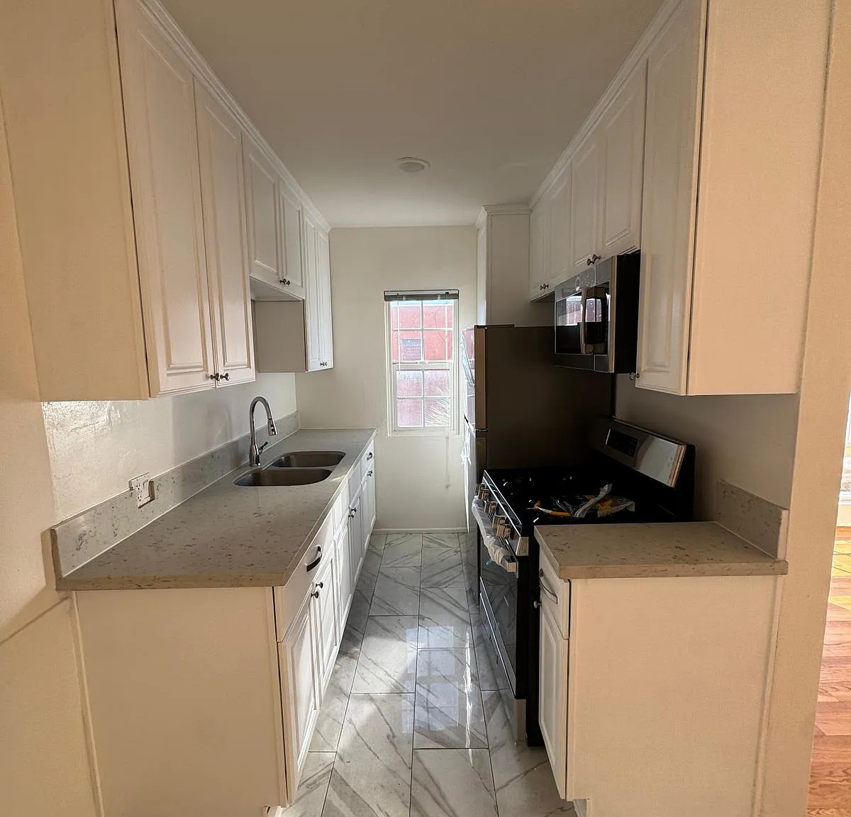 1 bed, 650 sqft, $2,200 — Photo 3