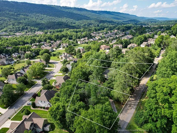 1029 N Runyan Dr, Chattanooga, TN 37405