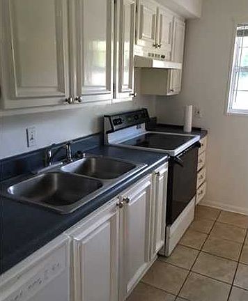 4th image of 235 Prado St