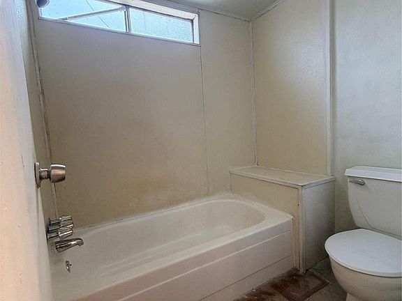 3rd image of 5602 Easthampton Dr Unit B