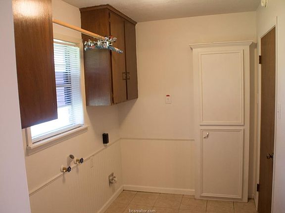 3rd image of 5738 Steep Hollow Cir