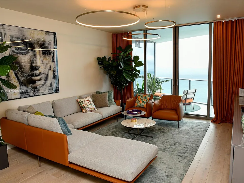15701 Collins Ave #4403