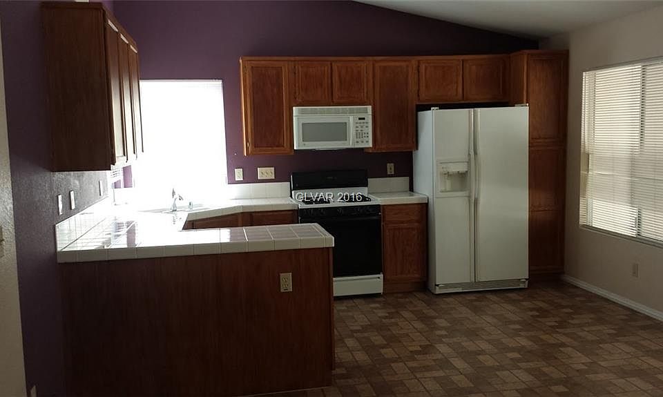 2nd image of 4833 Wind Break Ln #0