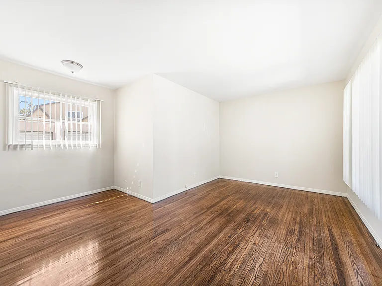 359 W Providencia Ave — Photo 6
