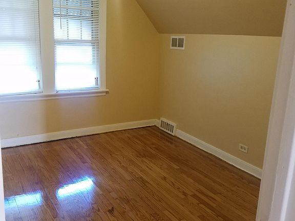5th image of 14307 S Clark St