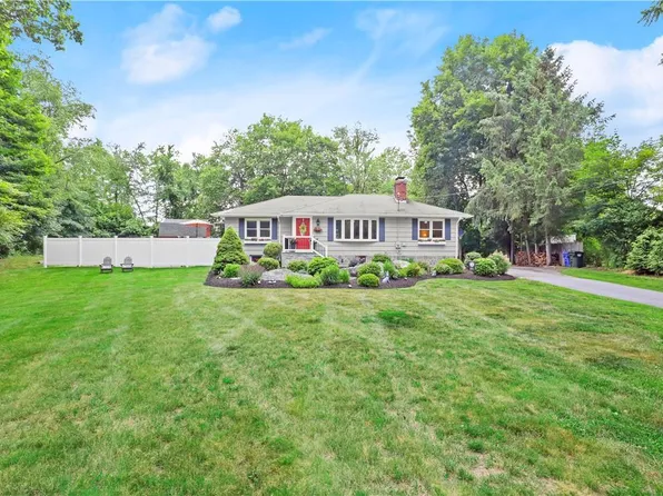 39 Fairmont Road, Mahopac, NY 10541