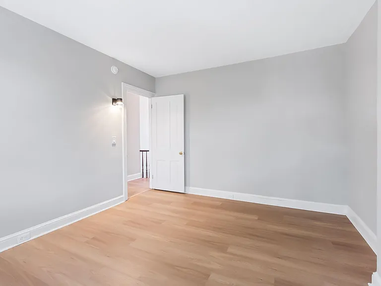 349 N Mulberry St — Photo 35