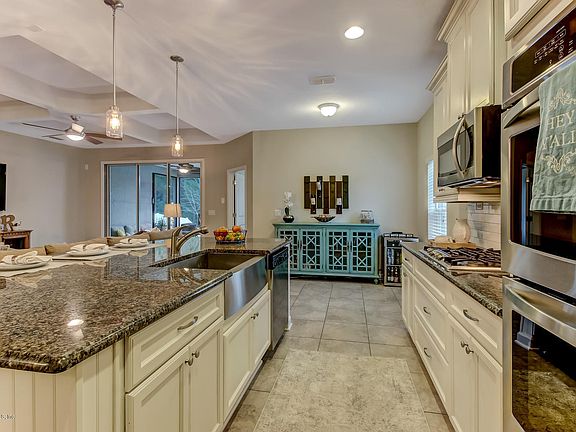 3rd image of 1027 Prairie Dunes Ct