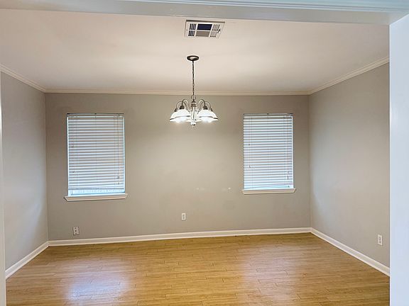 5th image of 131 Talisman St