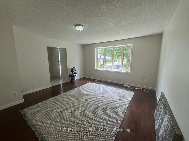 30 Kenilworth Rd #UPPER — Photo 6